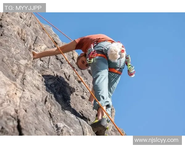 攀岩精神的力量：深入解析深圳攀岩队员的心理素质与挑战