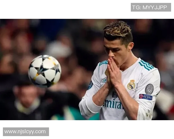 足球明星自信瞬间高清图片展现运动魅力与个人风采